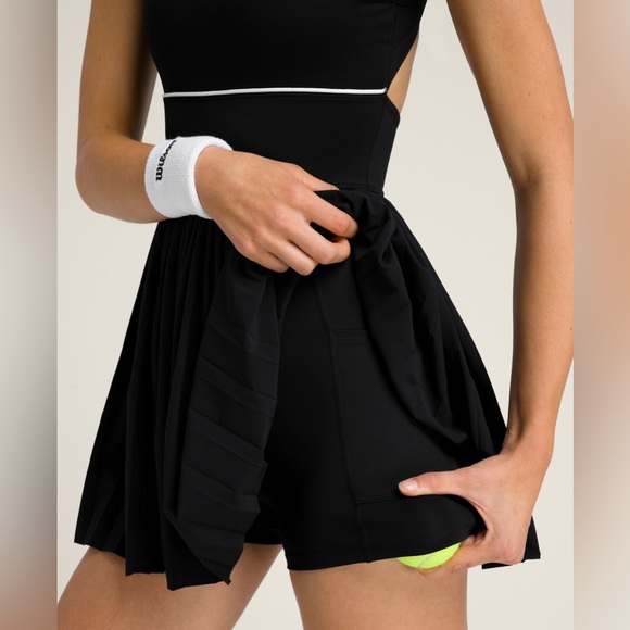 Wilson Sportif Tennis Dress Black sz Small Lined Pleated Skirt Open Back - Picture 12 of 16